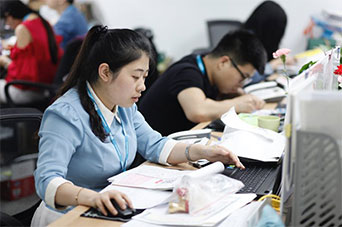 港股三大指數集體收跌 其中恒生科技指數跌2.09%